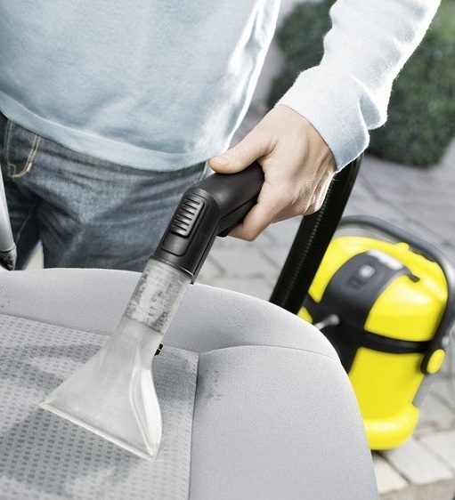 Como limpar o estofado do carro com uma Extratora - Karcher Como limpar o estofado do carro com uma Extratora - Karcher
