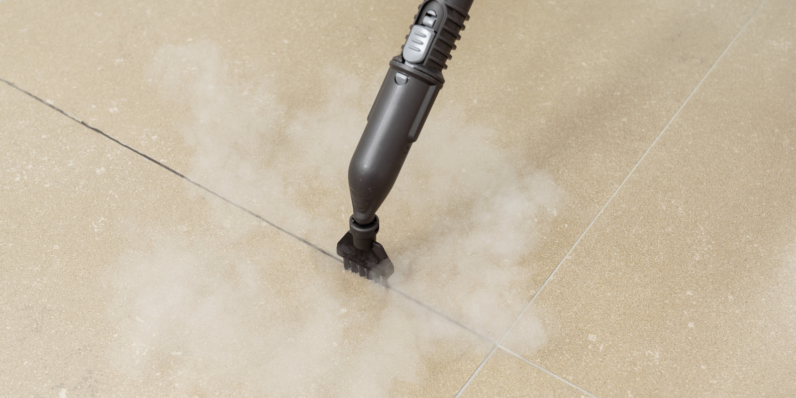 Plytelių tarpų valymas su Kärcher garo valytuvu