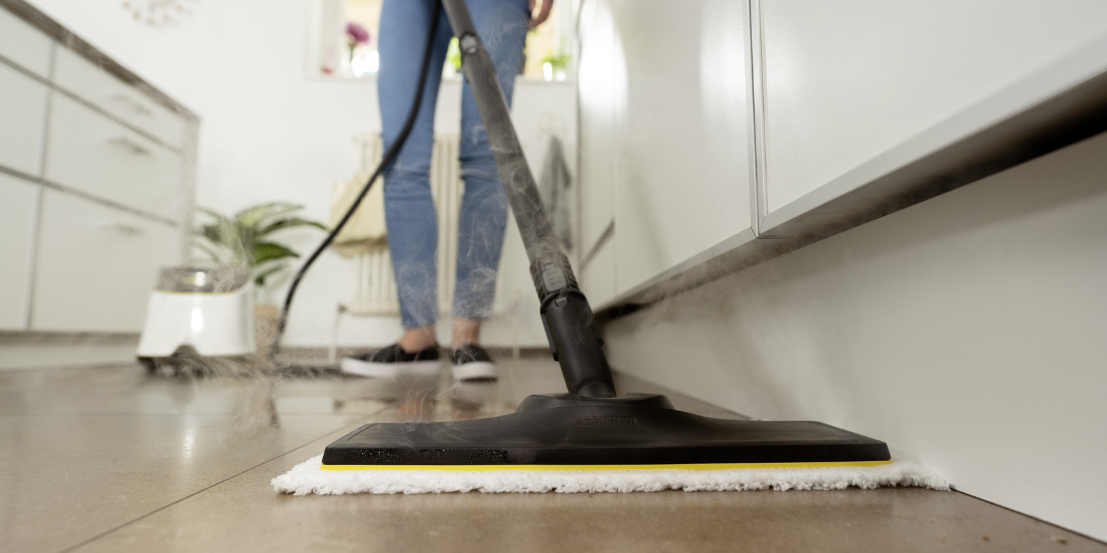 Plytelių valymas su Kärcher garų valytuvais