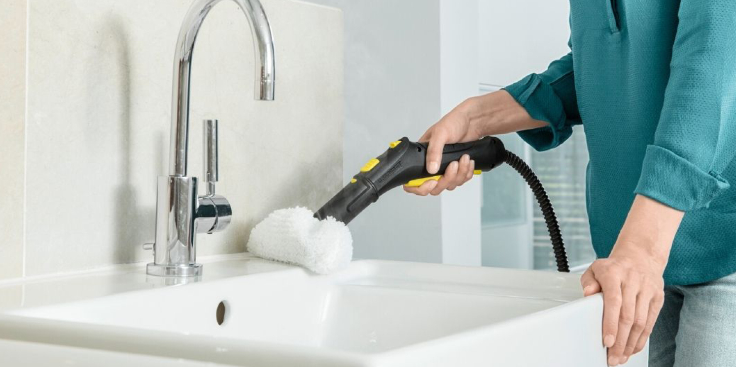 Čištění koupelny parním čističem