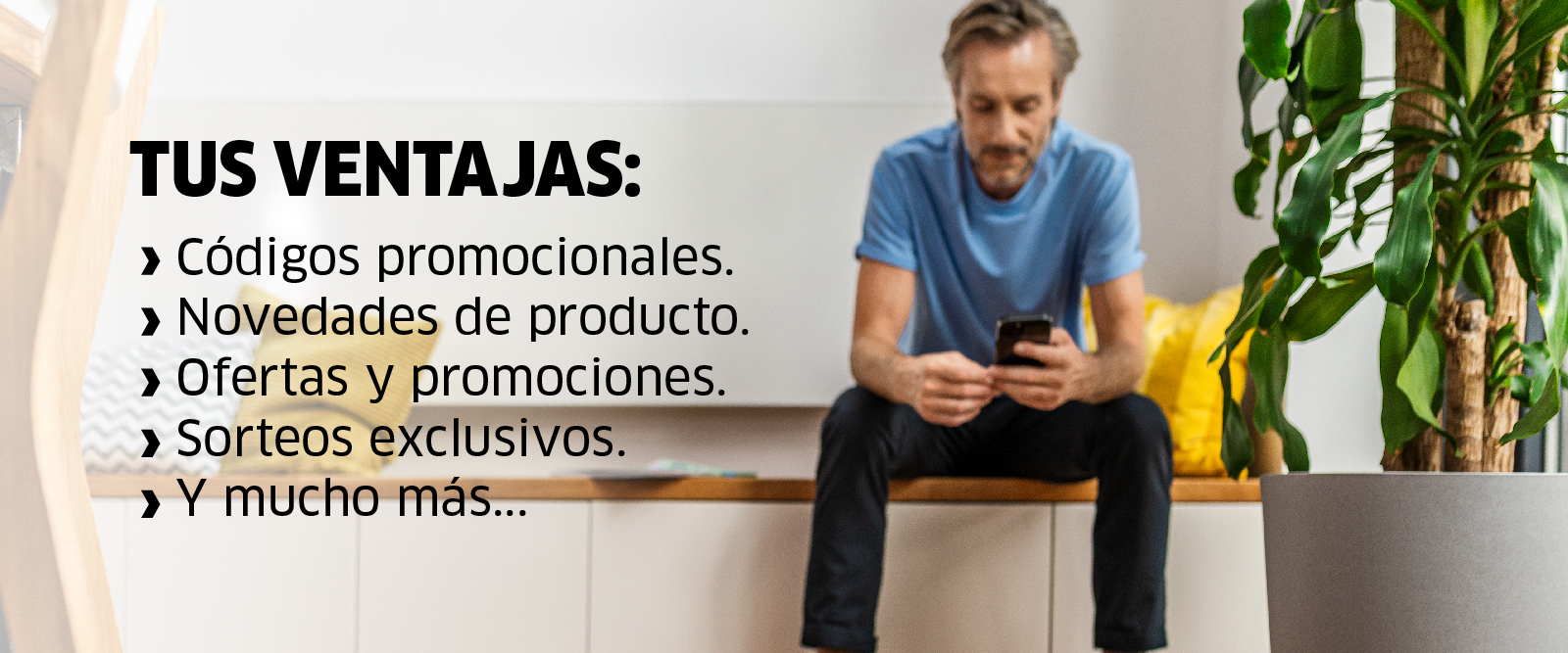 Hombre disfrutando de ventajas de suscripción Newsletter Kärcher 