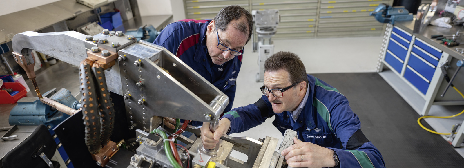 Kompetenzbroschüre_Industrie_BMW