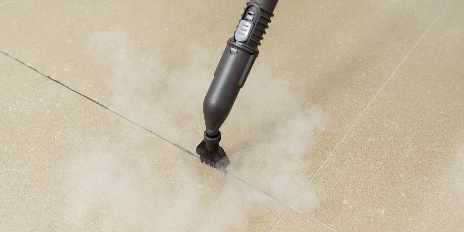 Čišćenje fuga Kärcher parnim čistačem