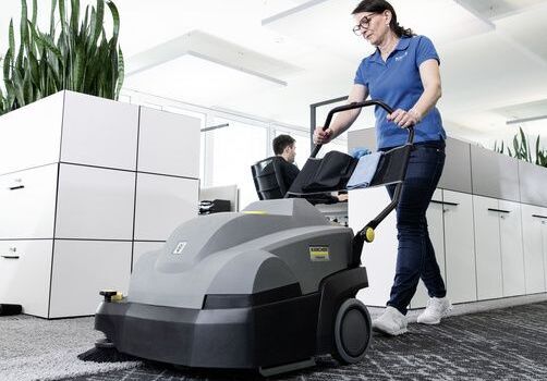 Floor cleaning with a carpet sweeper Floor cleaning with a Kärcher carpet sweeper