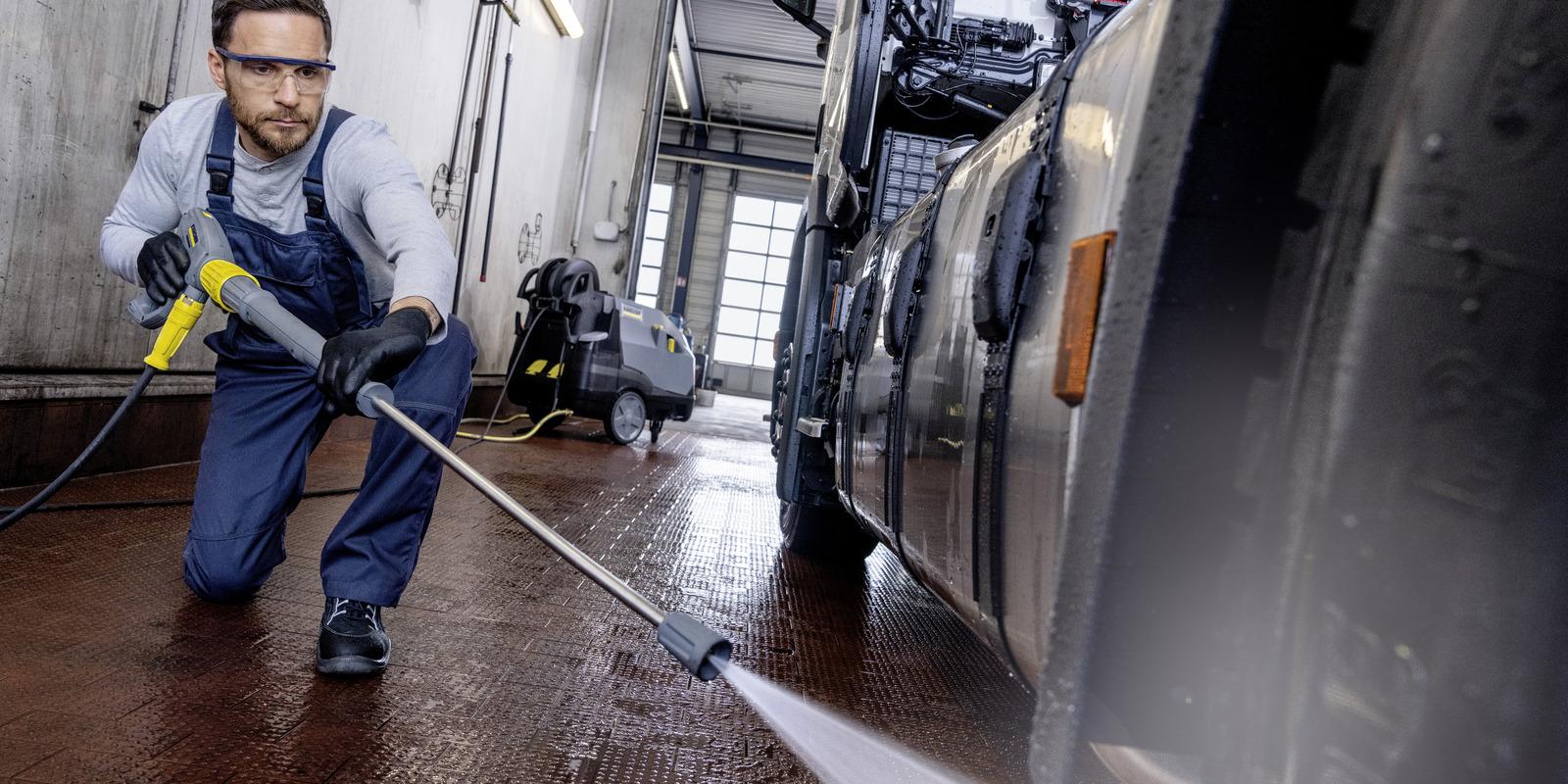 Mediumsarjan kuumavesipesurit