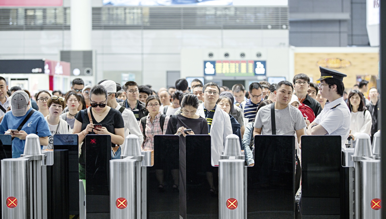 Hongqiao travellers