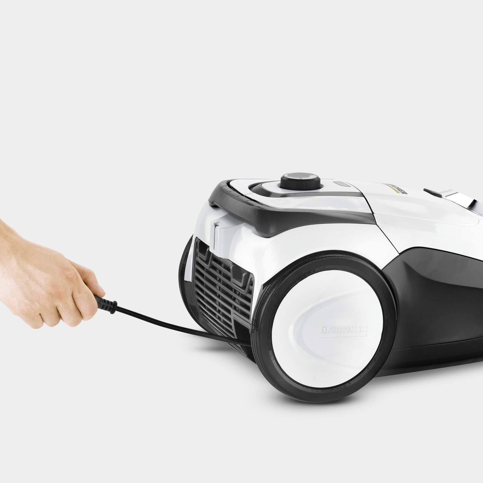 Kärcher Vacuum cleaner with bag cable rewind