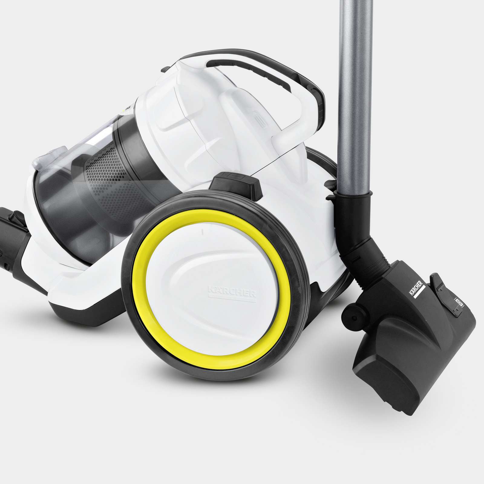 Kärcher bagless vacuum cleaner with filter