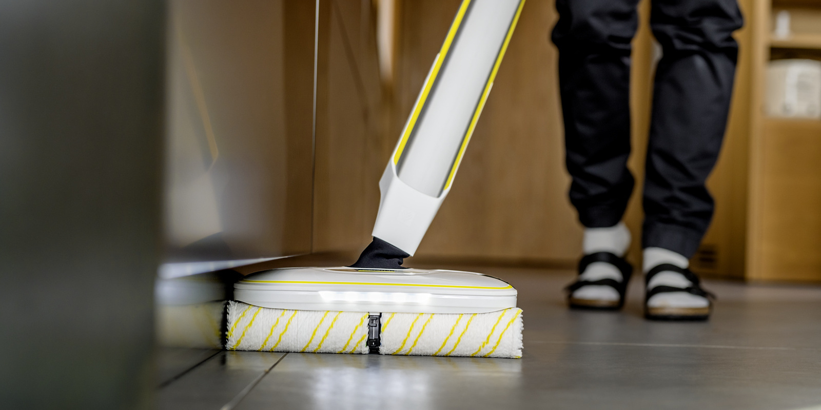 Floor cleaner for edge cleaning Floor cleaner for edge cleaning