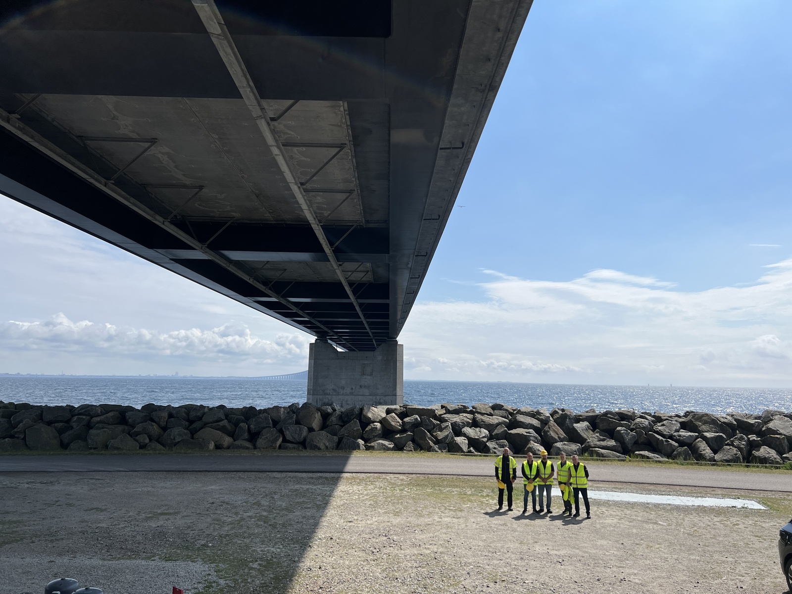 The entrance portal was also cleaned by the Kärcher team. The entrance portal was also cleaned by the Kärcher team.