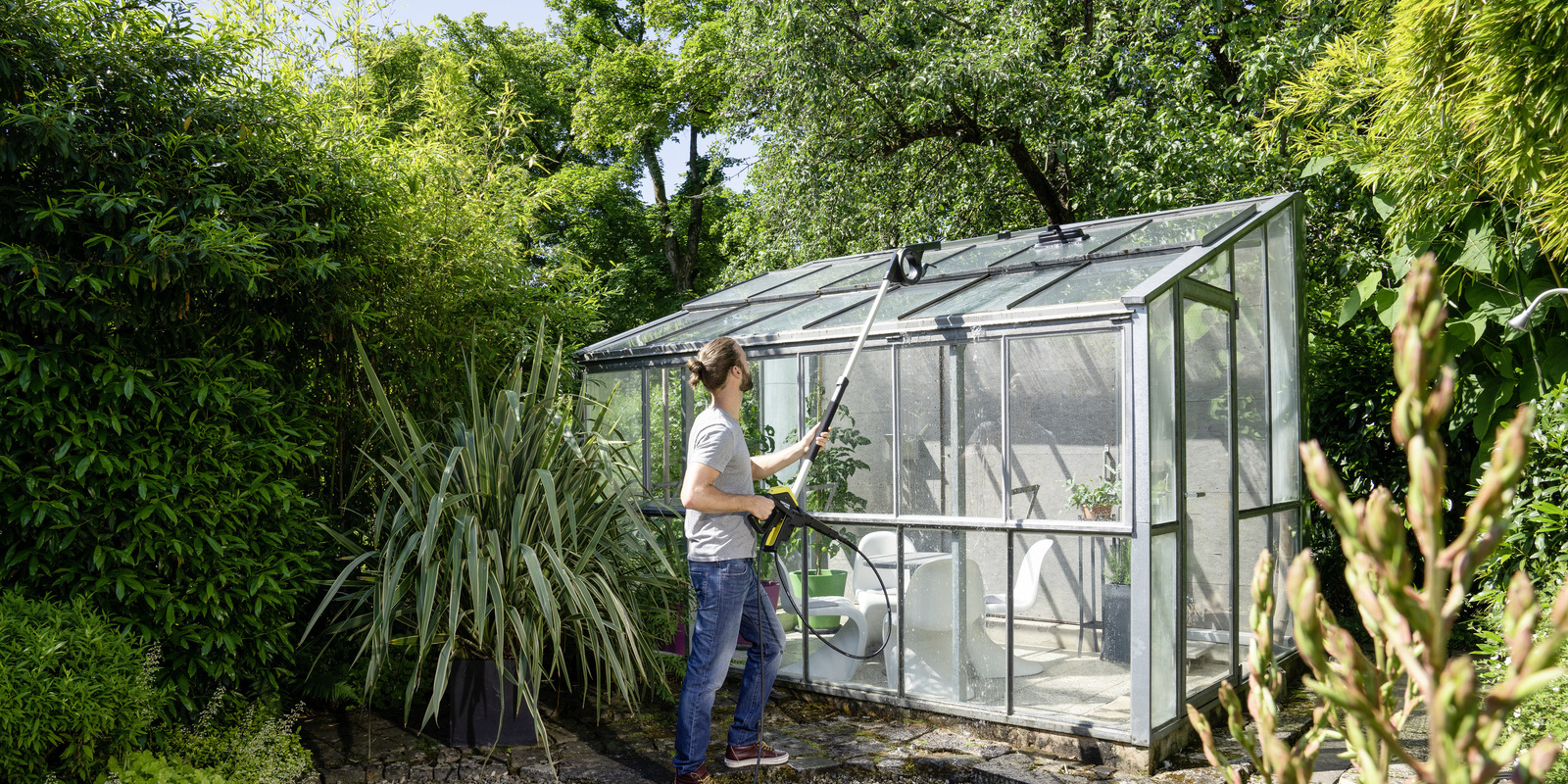 Wintergartenreinigung im Grünen