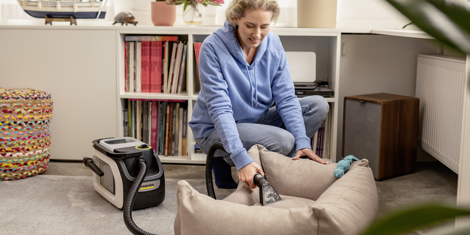 Spray extraction cleaning