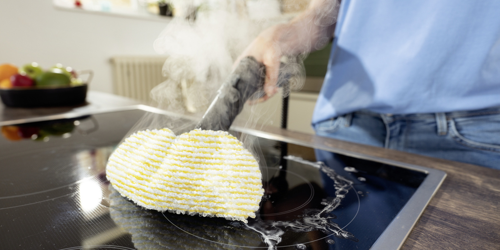 Cleaning with the steam cleaner Cleaning with the steam cleaner