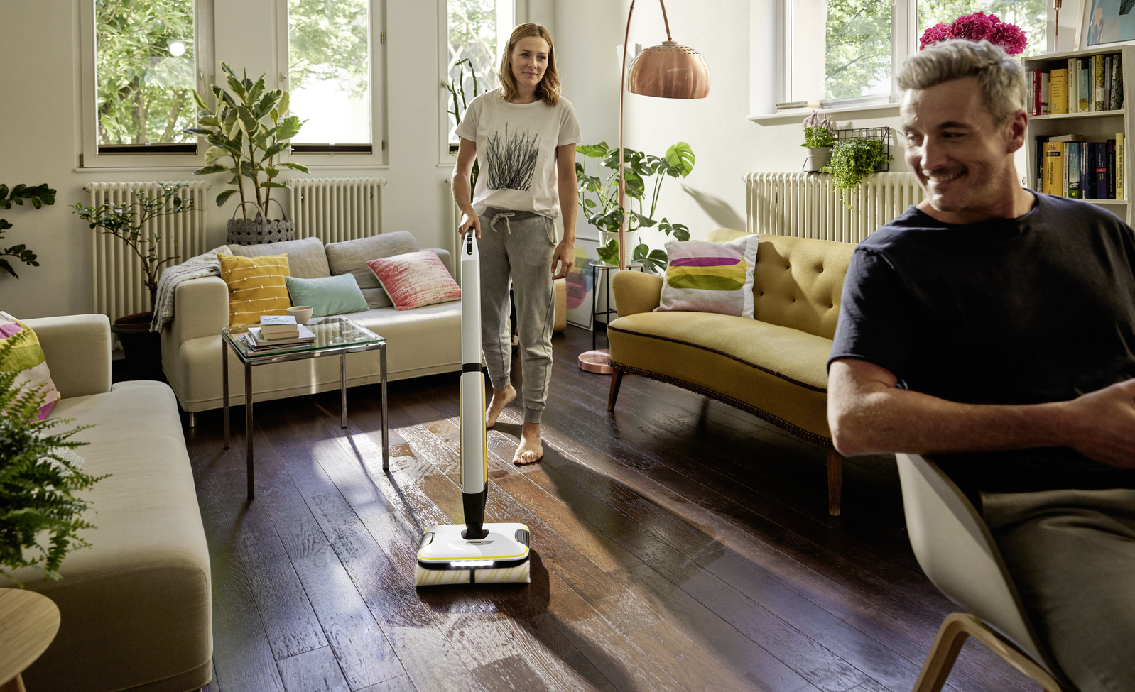Nettoyage du parquet et du stratifié avec nettoyeur de sols Nettoyage du parquet et du stratifié avec nettoyeur de sols
