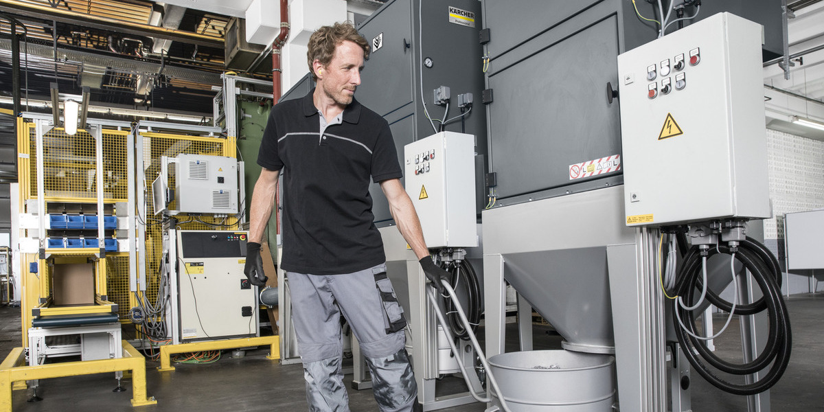 Removing dust and swarf in the metal industry Removing dust and swarf in the metal industry