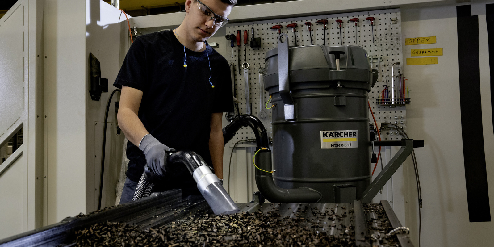 Cleaning in the metalworking industry Cleaning in the metalworking industry
