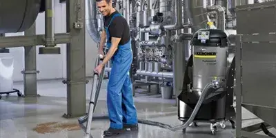Productie site schoonmaken Productie site schoonmaken met Kärcher industriezuigers