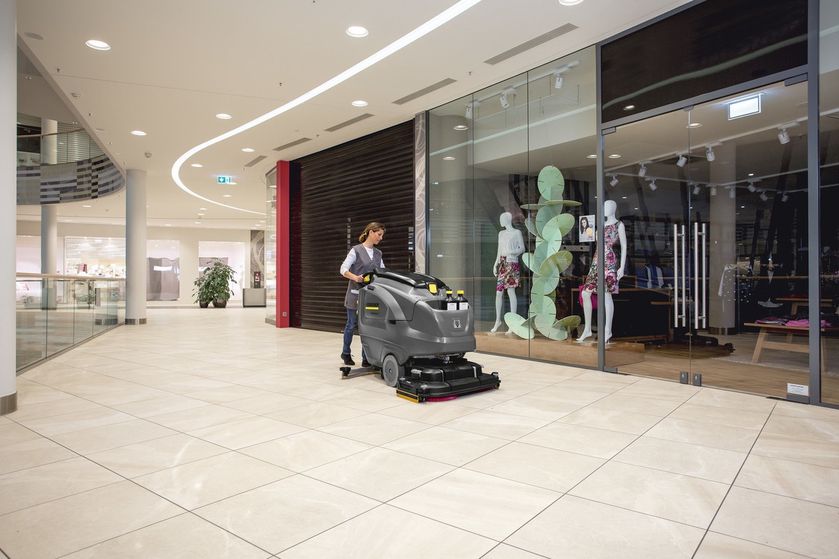 Shoppings centers são espaços com movimento constante de pessoas Shoppings centers são espaços com movimento constante de pessoas
