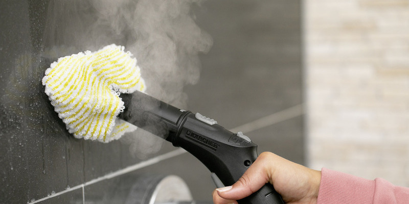 Kärcher steam cleaner for cleaning washbasins, showers and wall tiles – for effective removal of soap scum and limescale.