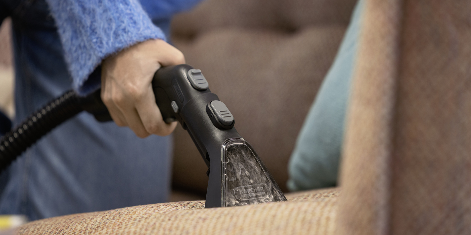 Kärcher tapijtreiniger voor het reinigen van bekleding Een Kärcher tapijtreiniger wordt gebruikt voor verwijderen vlekken op bekleding