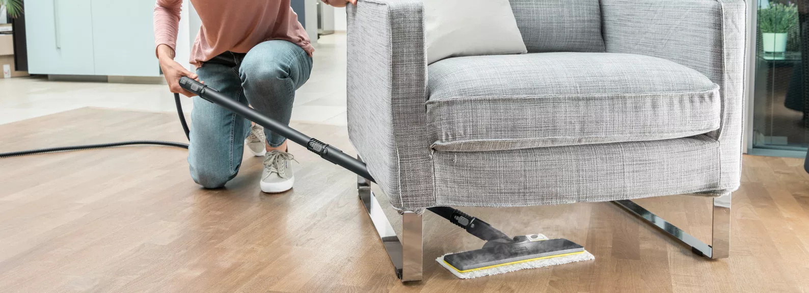 Vệ sinh sàn gỗ và sàn laminate bằng máy làm sạch hơi nước Vệ sinh sàn gỗ và sàn laminate bằng máy làm sạch hơi nước