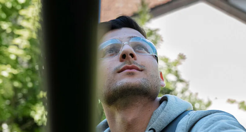 Phương pháp và kỹ thuật vệ sinh kính thương mại