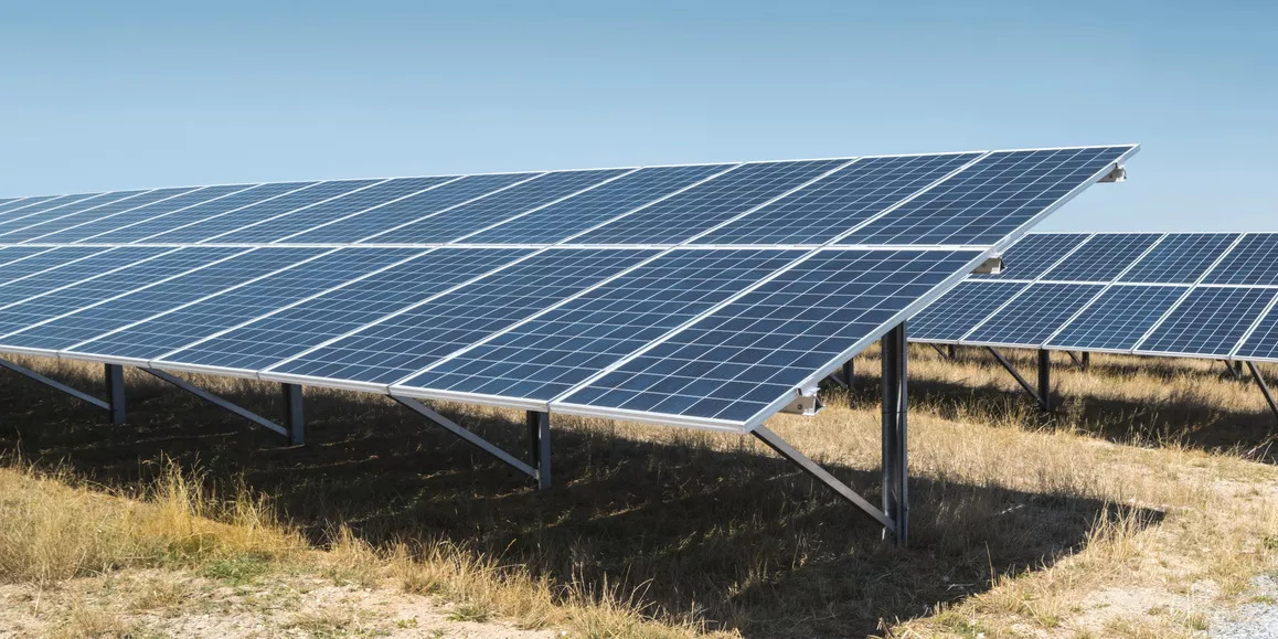 vệ sinh hệ thống pin mặt trời