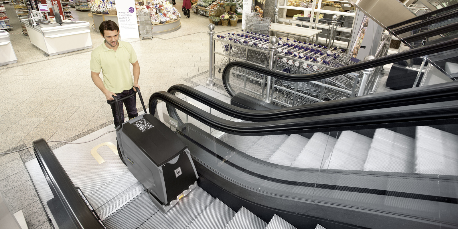 Rolltreppen und Laufbänder reinigen Rolltreppen und Laufbänder reinigen