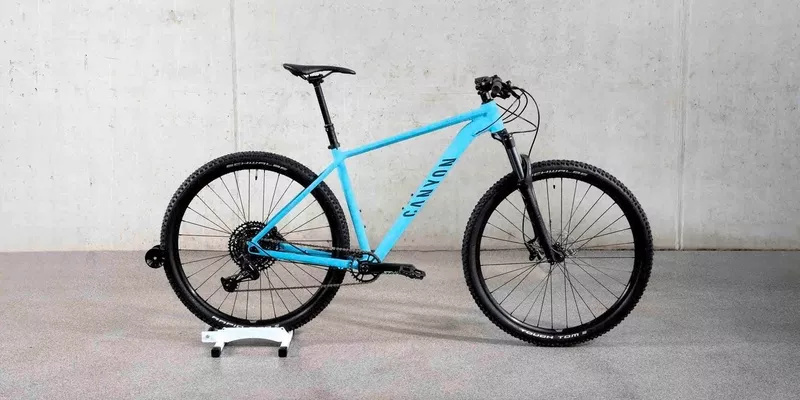 Bước 1: Đặt xe và chuẩn bị dụng cụ Bước 1: Đặt xe và chuẩn bị dụng cụ