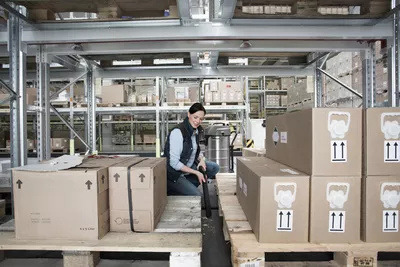 Làm sạch cục bộ trong kho hàng