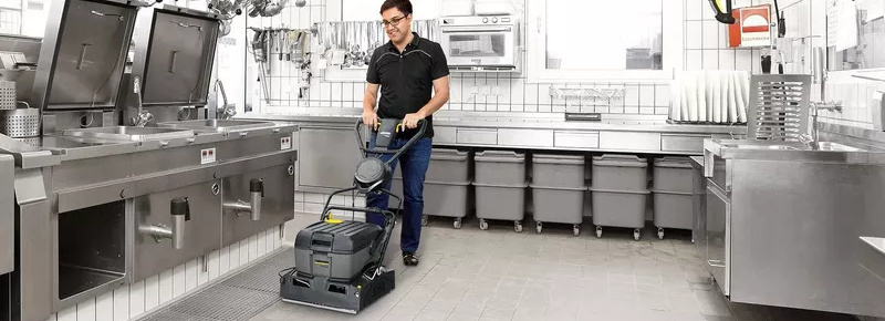Vệ sinh sàn bếp nhà hàng