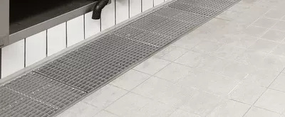 Gạch chống trượt: Giải pháp đảm bảo an toàn lao động