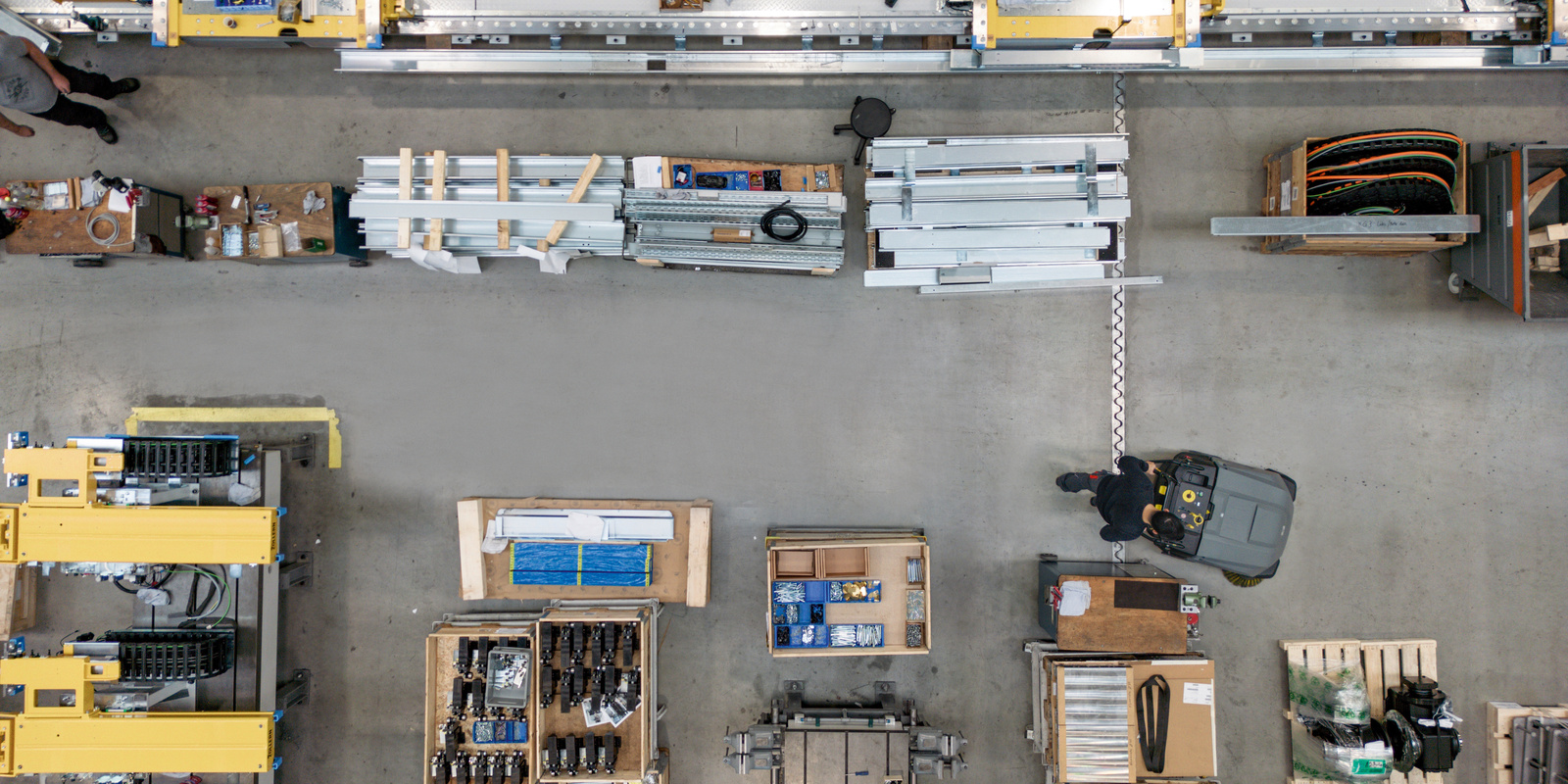 Cleaning and vacuuming specialist machines