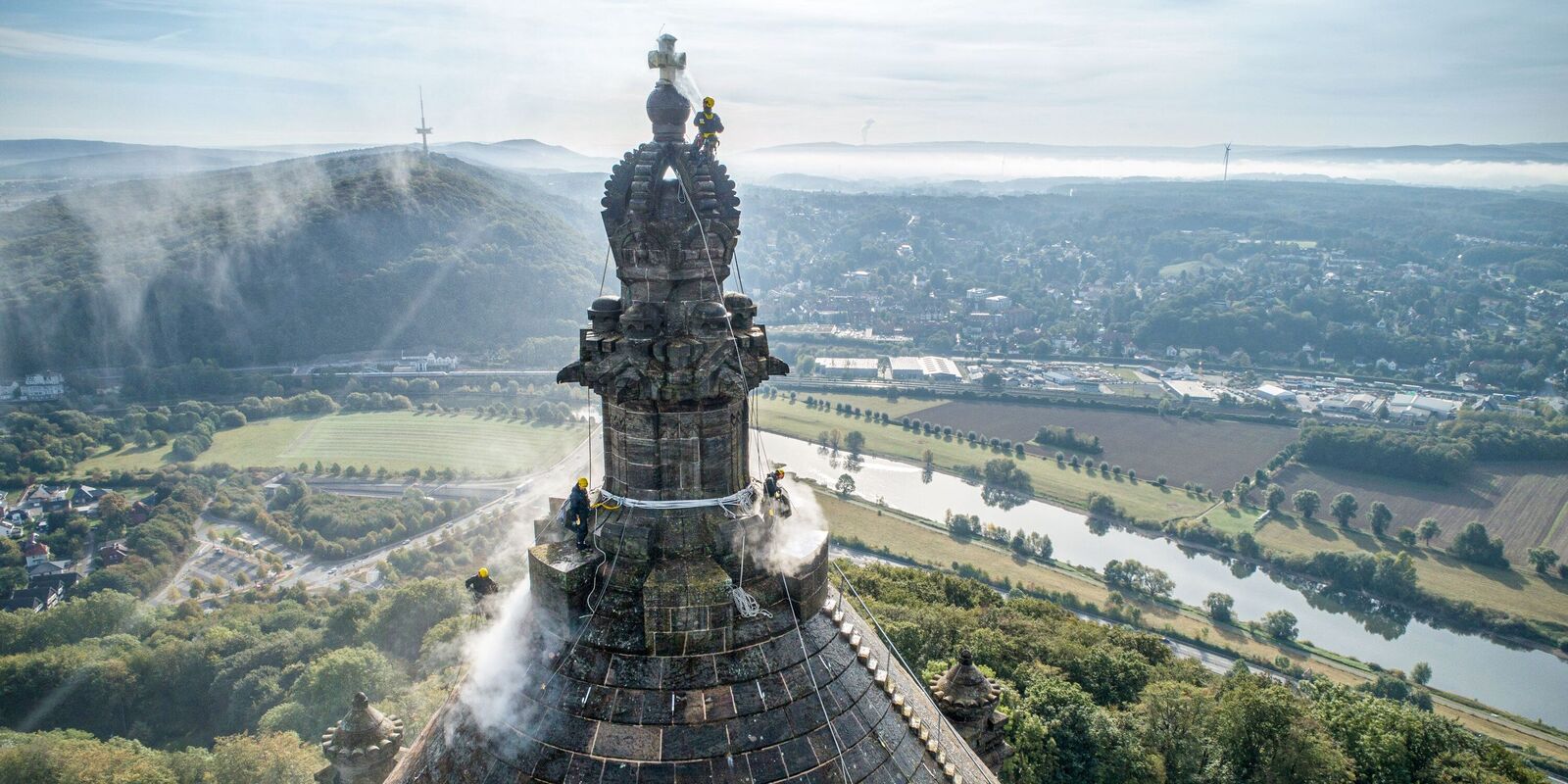 Kaiser-Wilhelm-Denkmal - Porta Westfalica, Deutschland Kaiser-Wilhelm-Denkmal - Porta Westfalica, Deutschland