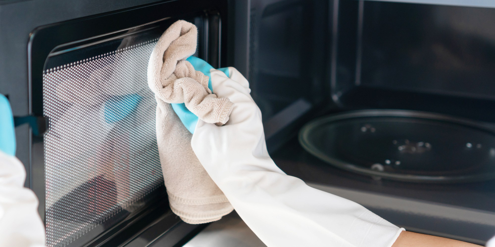 vệ sinh lò vi sóng