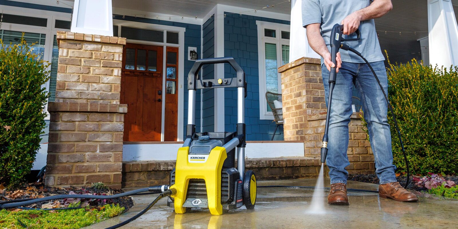 Karcher K1700 Cleans Concrete Sidewalk