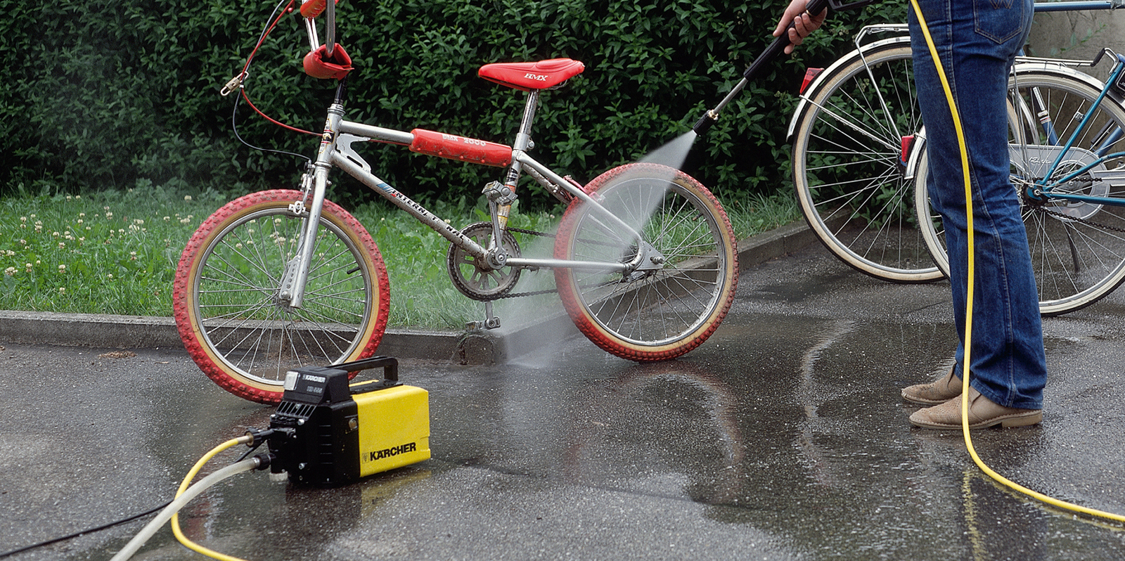 First portable pressure washer for private households from 1984.