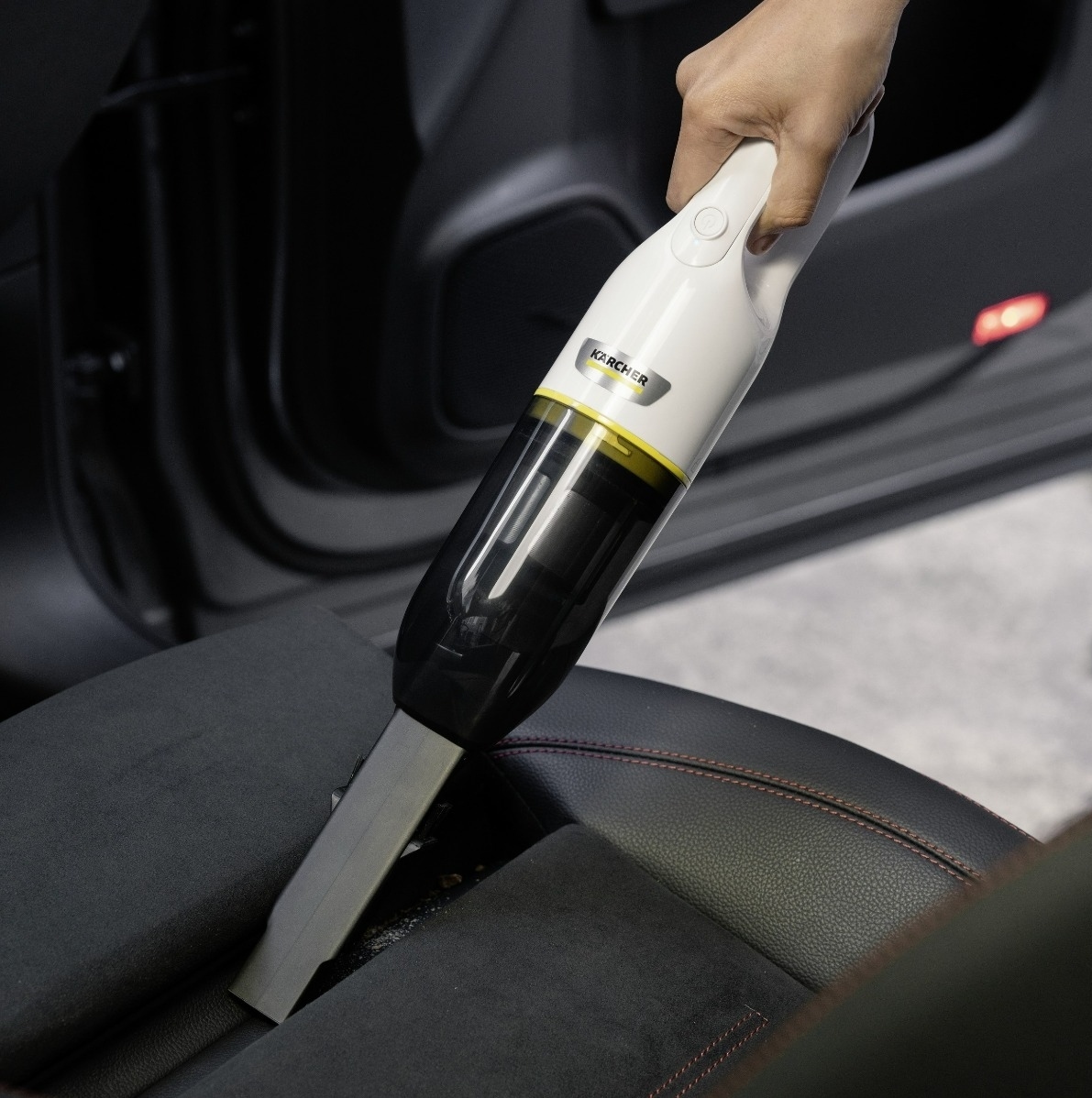 cách sử dụng máy hút bụi cầm tay