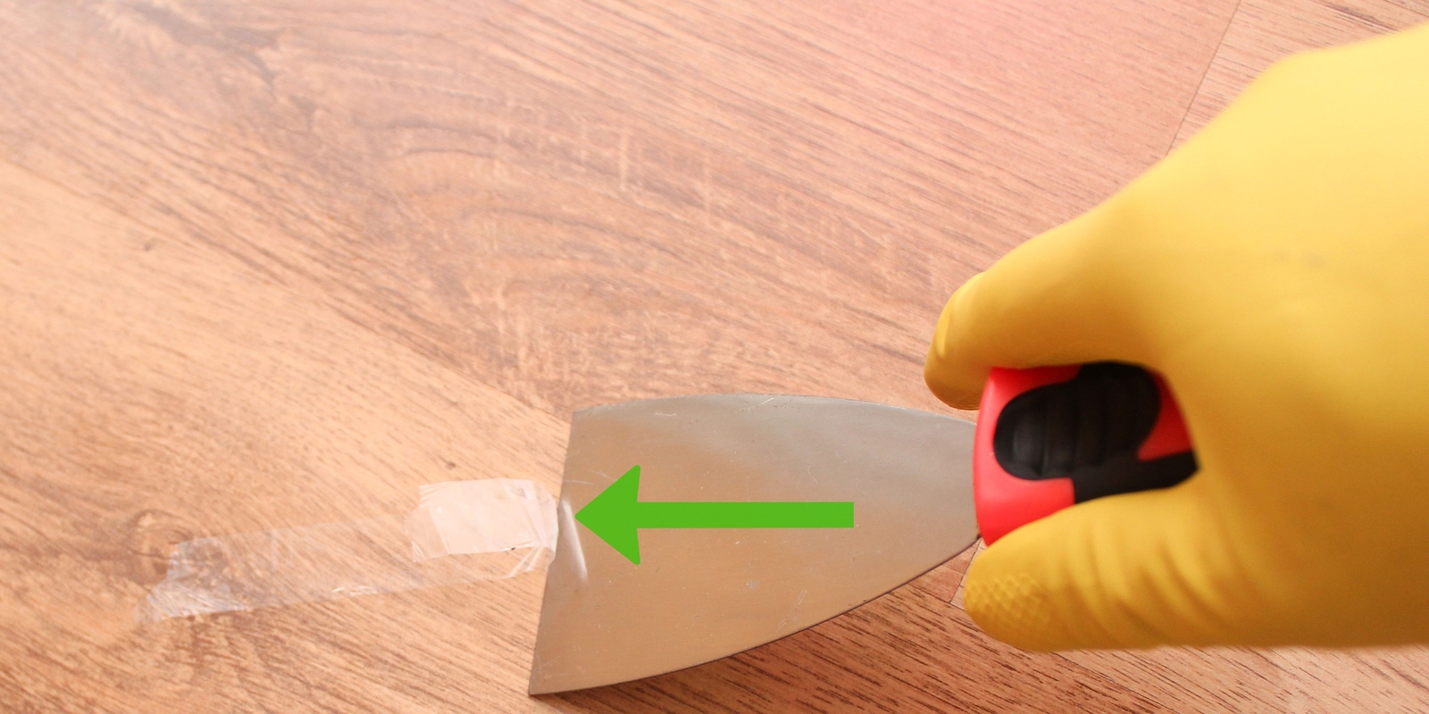 cách làm sạch keo dán trên sàn nhà