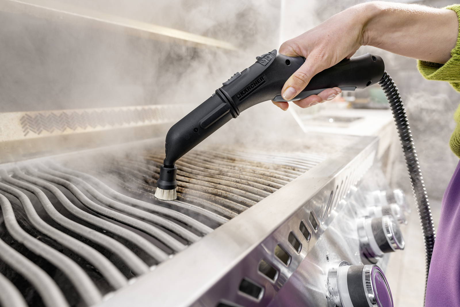 Kaercher_Barbecue cleaning_application 