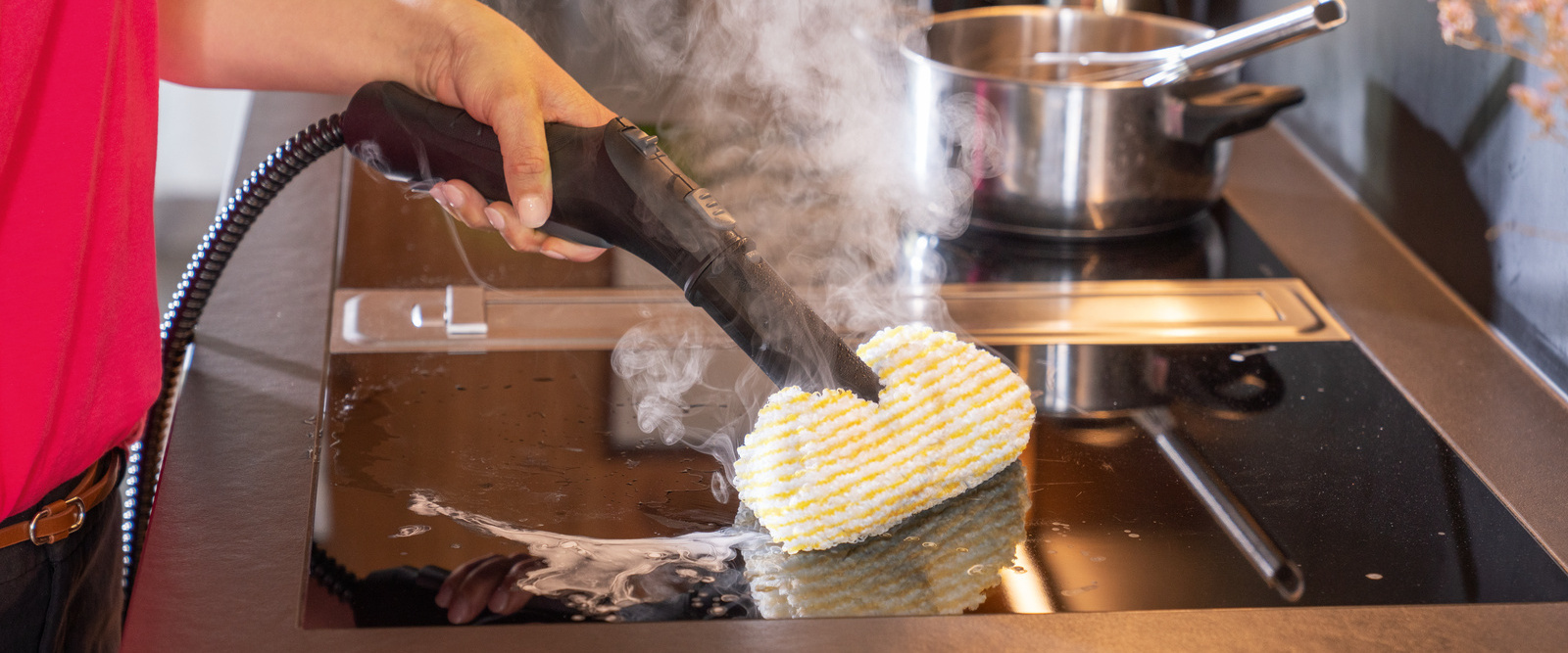 Čišćenje ploče za kuhanje parnim čistačem