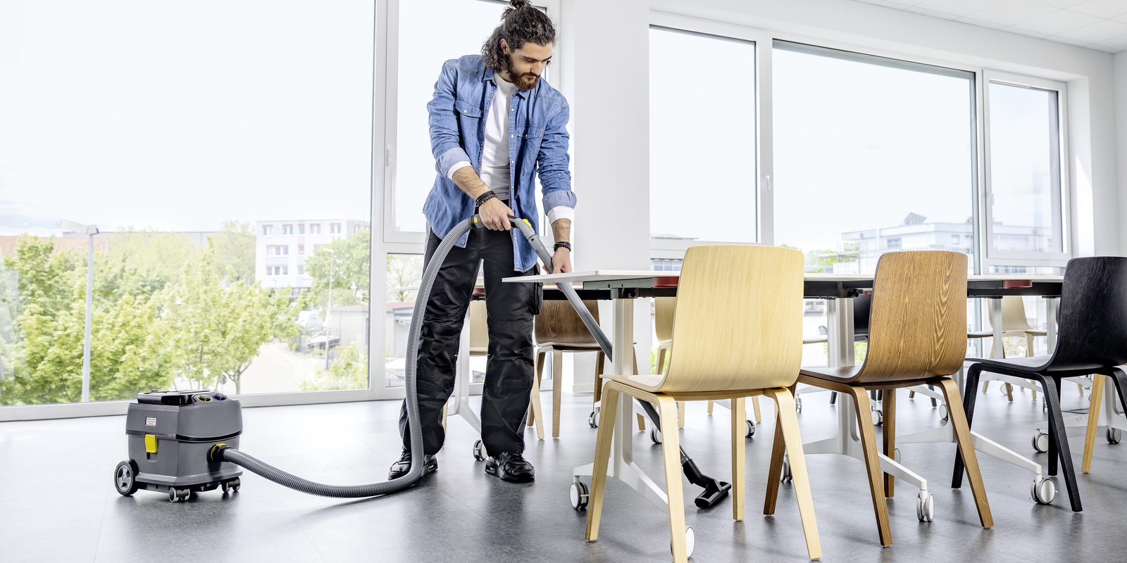 Découvrez notre Aspirateur poussières T 10/1 Hepa