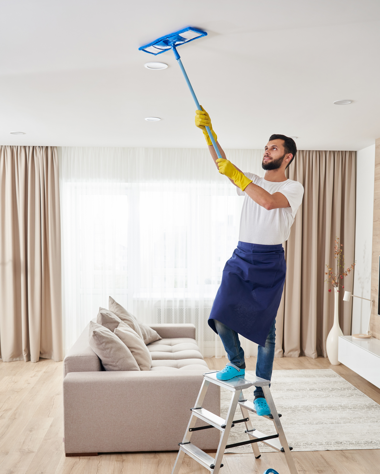 cách vệ sinh la phông nhựa