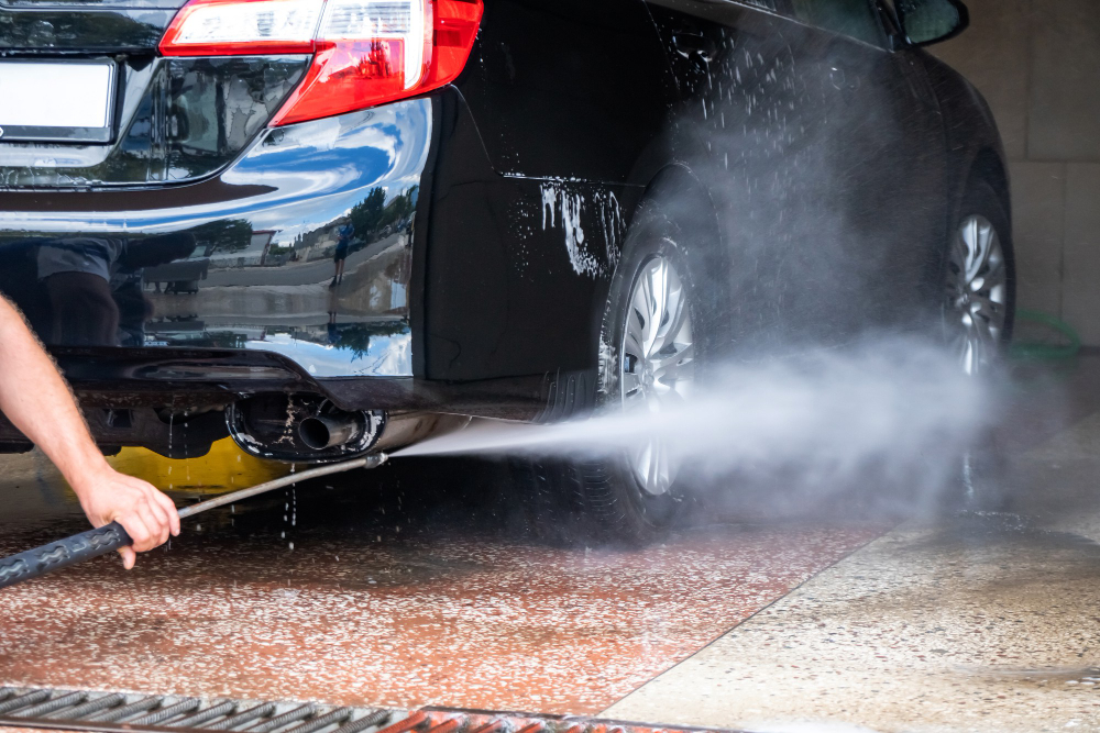 vệ sinh gầm xe ô tô