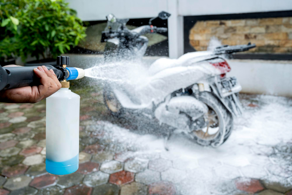 vệ sinh xe máy từ trong ra ngoài