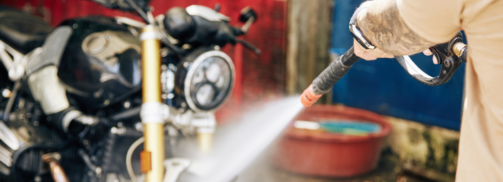 vệ sinh xe máy từ trong ra ngoài