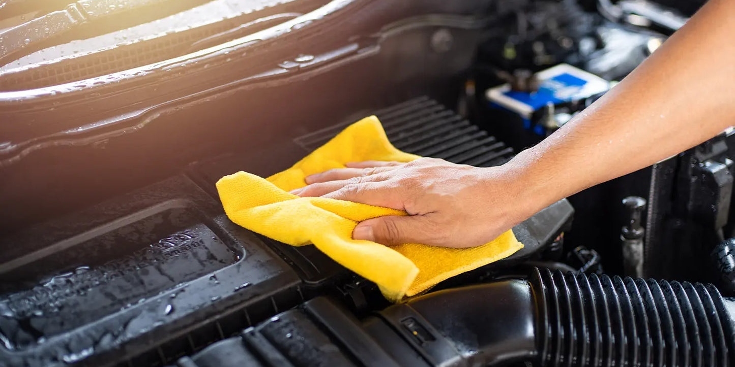 cách rửa khoang máy ô tô