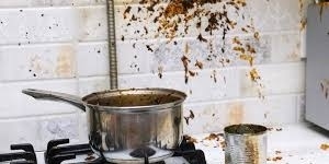 cách làm sạch tường sơn bị bẩn