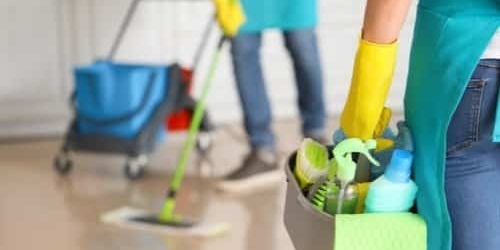 cách lau nhà mùa nồm