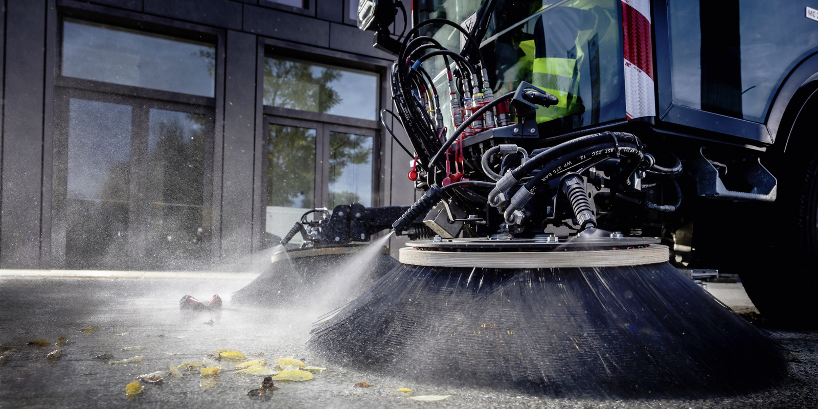 MC 250 e!ectric 2-brush system Kärcher MC 250 e!ectric 2-brush system